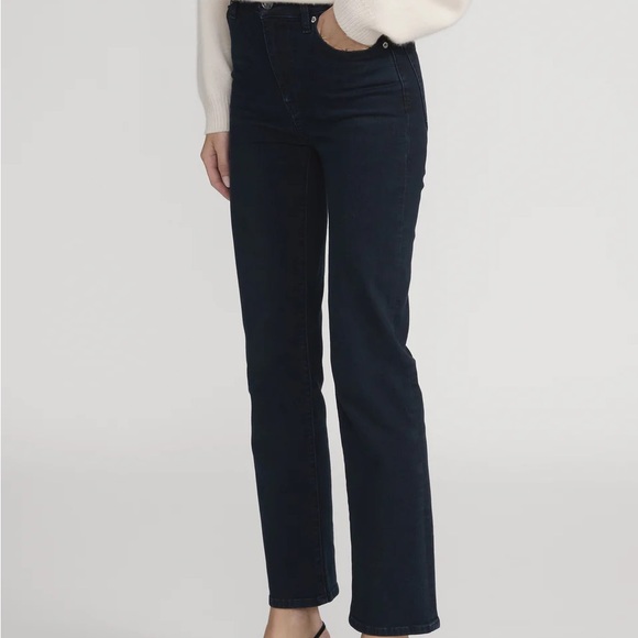 Frame Denim Women's Straight Leg Jeans in stone wash blacksz 32